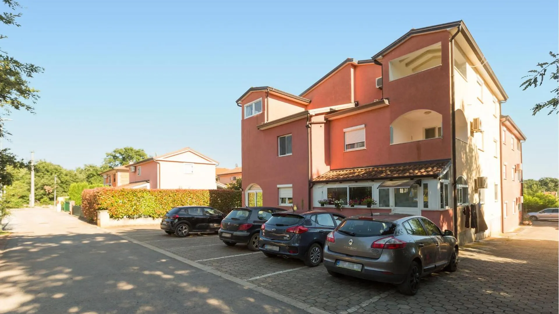 Cozy Apartment In Karigador With Kitchen 0*,  Chorvatsko