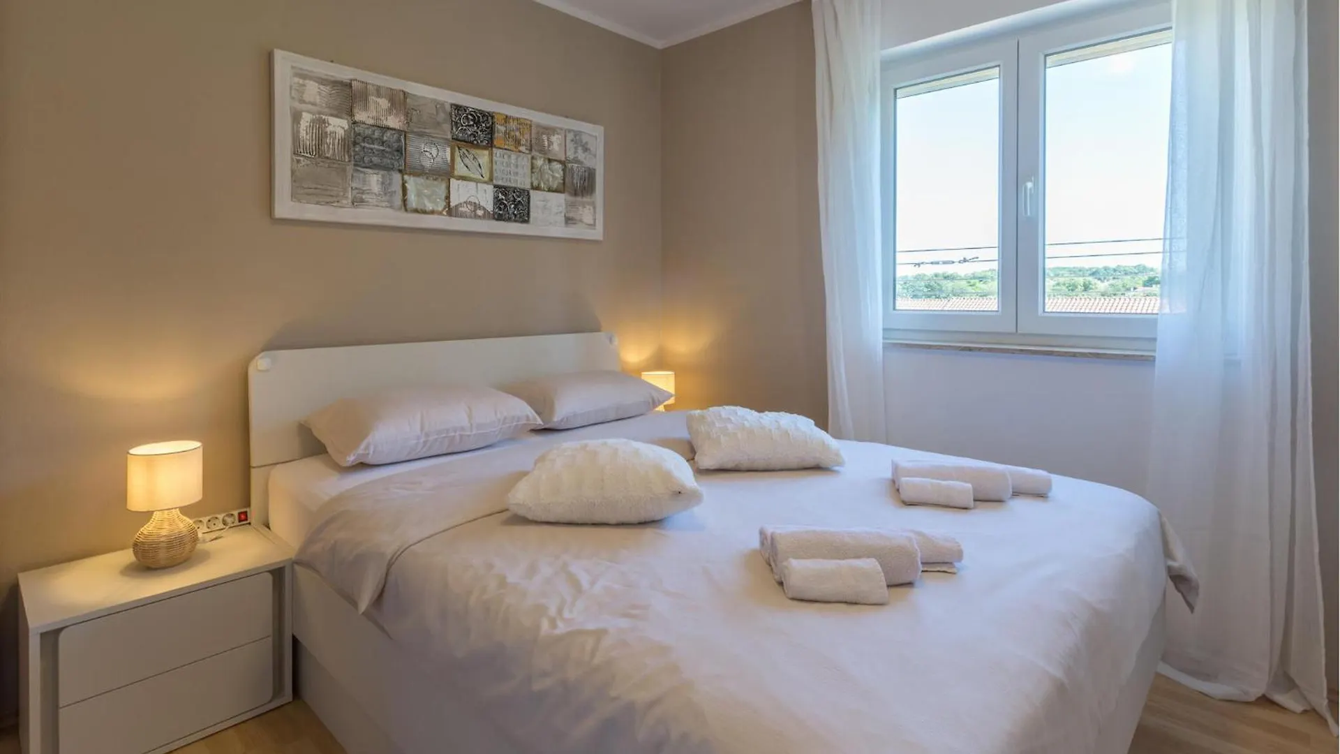 Cozy Apartment In Karigador With Kitchen