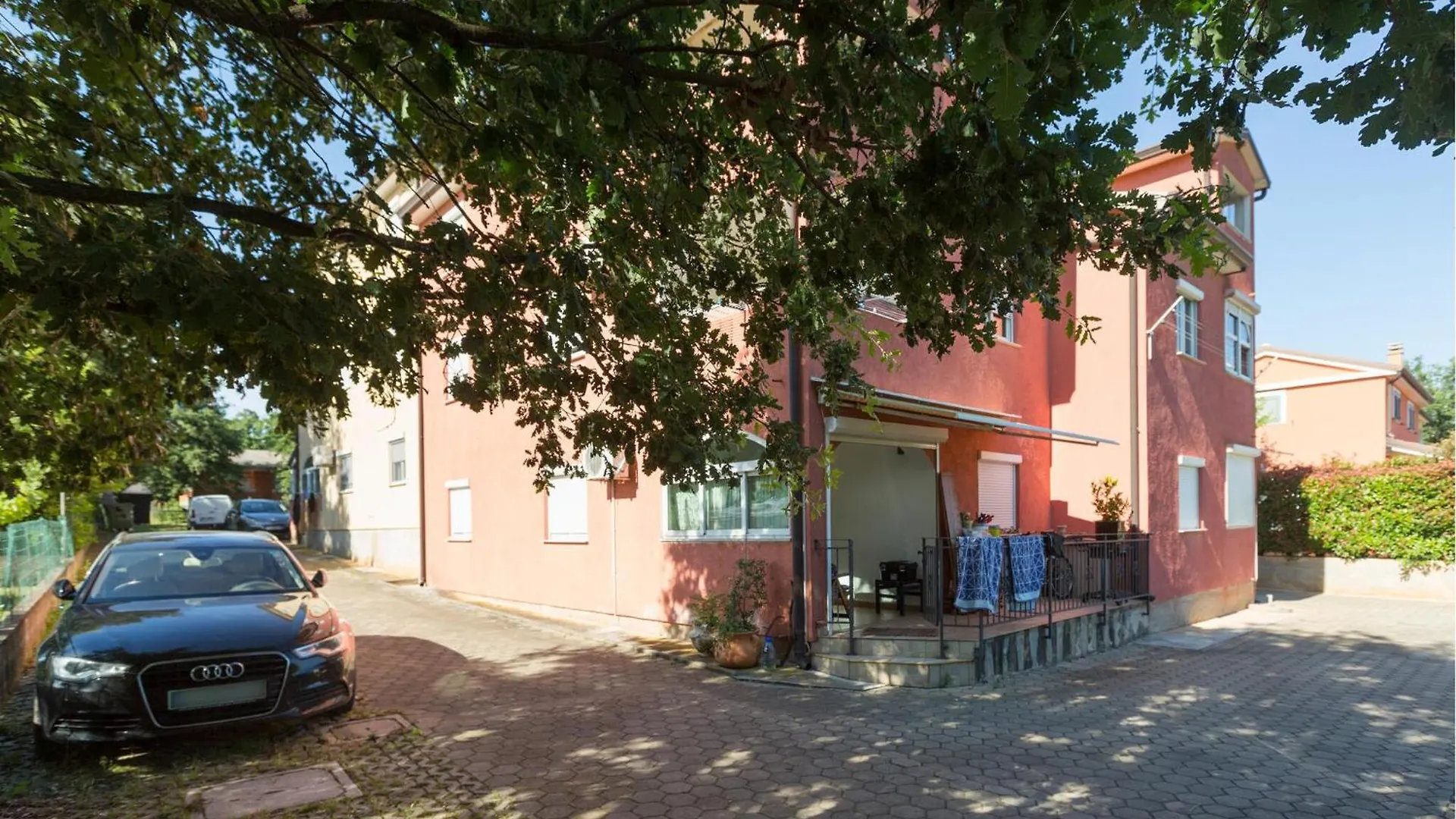 Cozy Apartment In Karigador With Kitchen