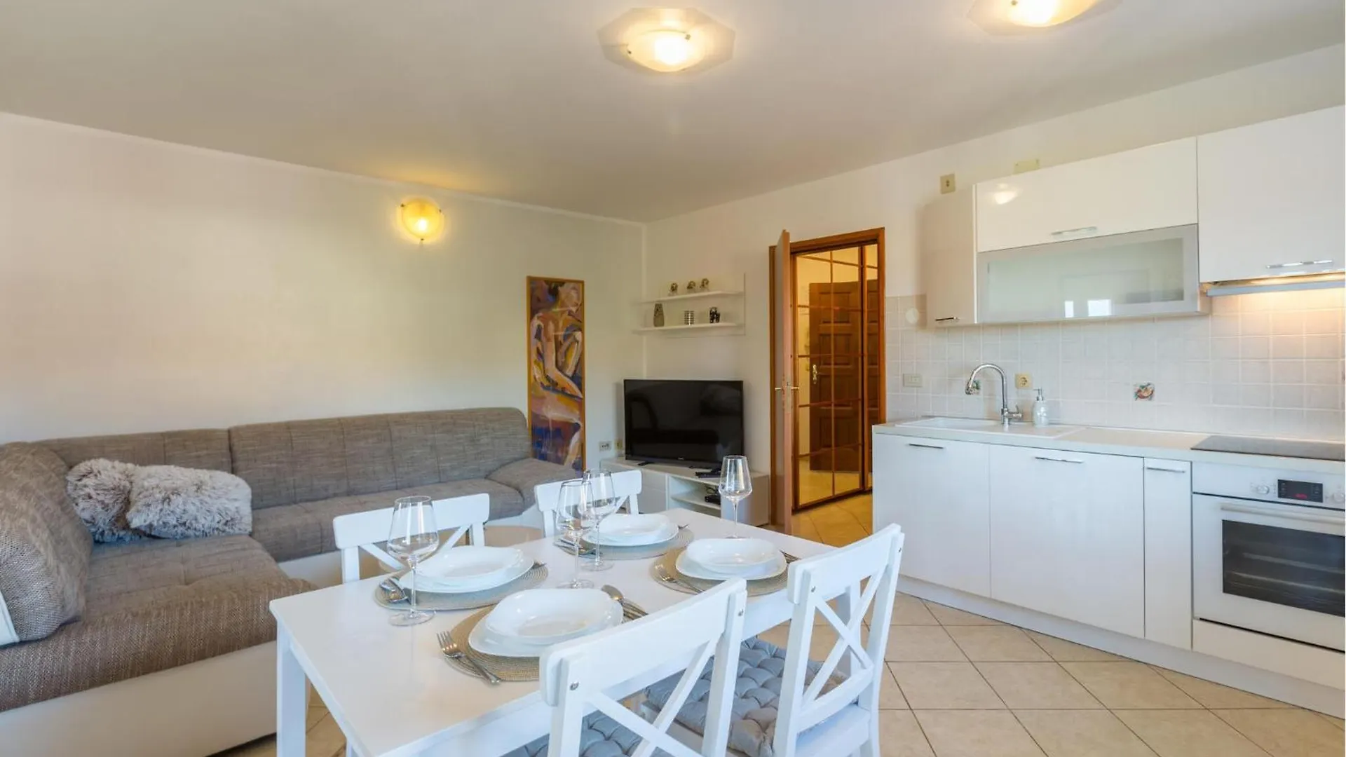Cozy Apartment In Karigador With Kitchen