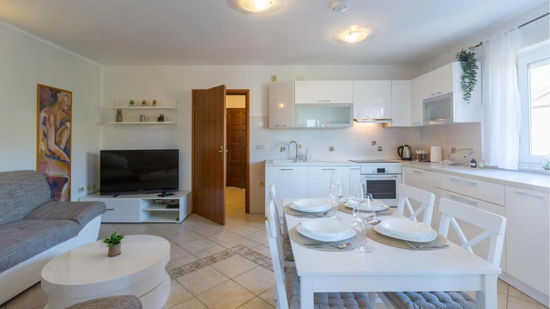 Cozy Apartment In Karigador With Kitchen